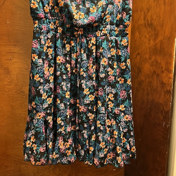 Francesca’s sundress size medium. Brand is Trixxi - Picture 3 of 8
